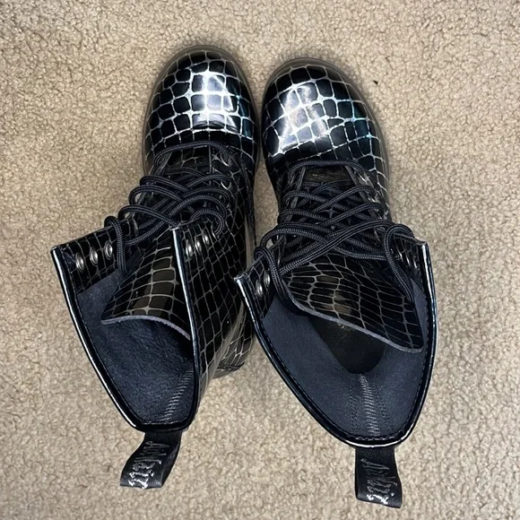 Rare Dr. Martens Darcie Black and Silver Size 6 - Picture 9 of 10
